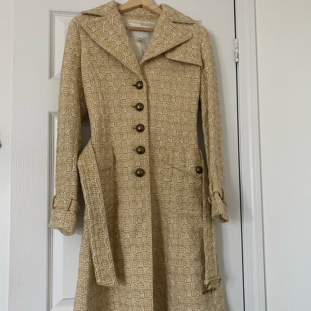 XS Women’s Banana Republic Cream and Tan Woven Coat